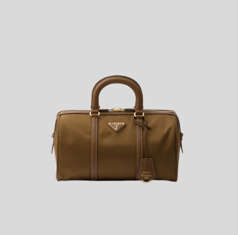 프라다 리에디션 1978 미디엄 리나일론 및 사피아노 가죽 탑 핸들 백