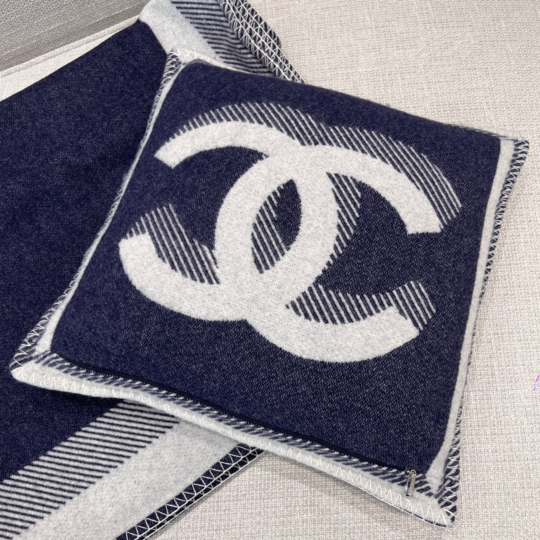 샤넬 필로우 블랭킷 세트 블루