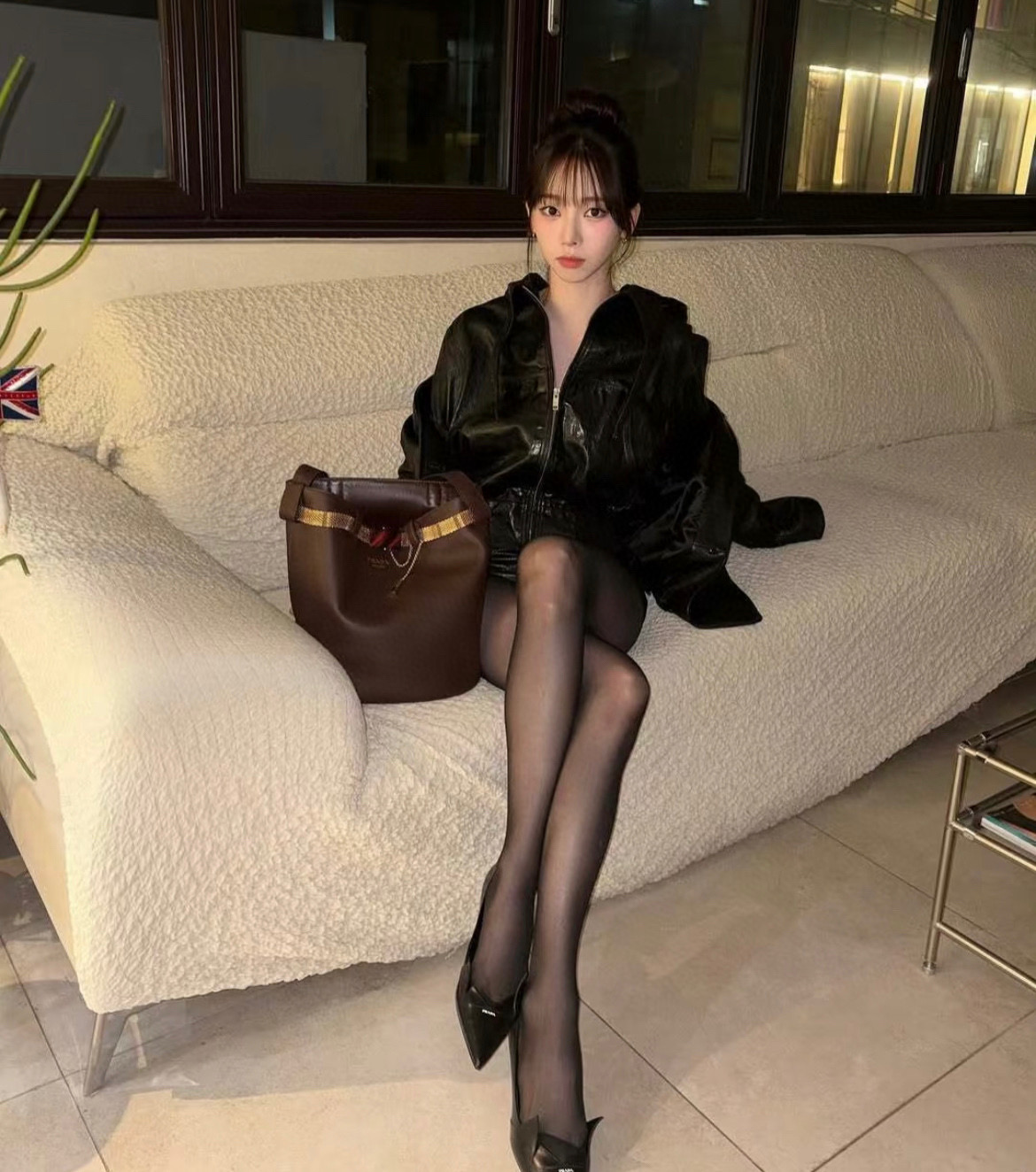 프라다 2025 버클 버킷백