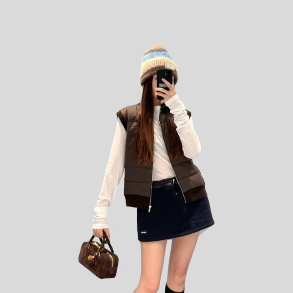 미우미우 숏 지퍼 다운 베스트