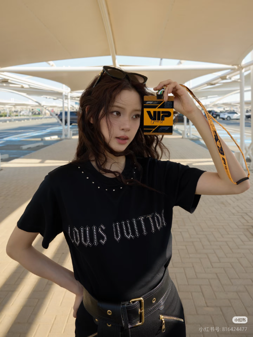 루이비통 시그니처 스터드 티셔츠