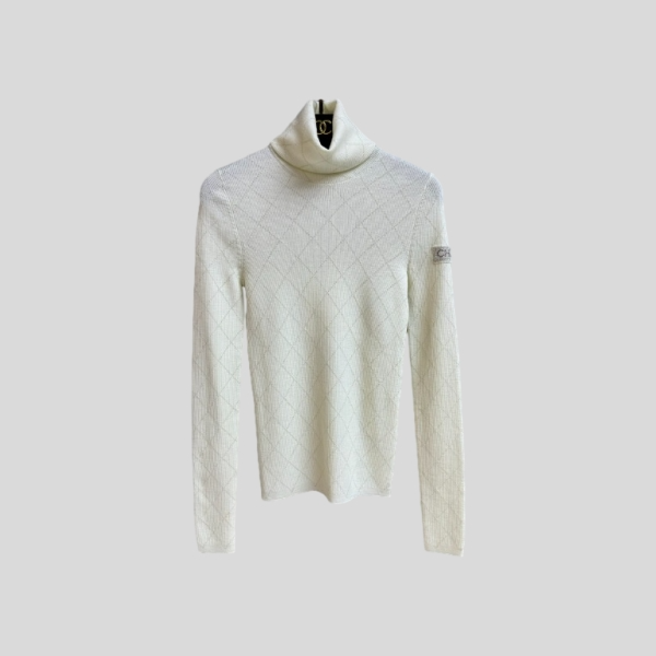 샤넬 퀄팅 터틀넥 레이어 탑