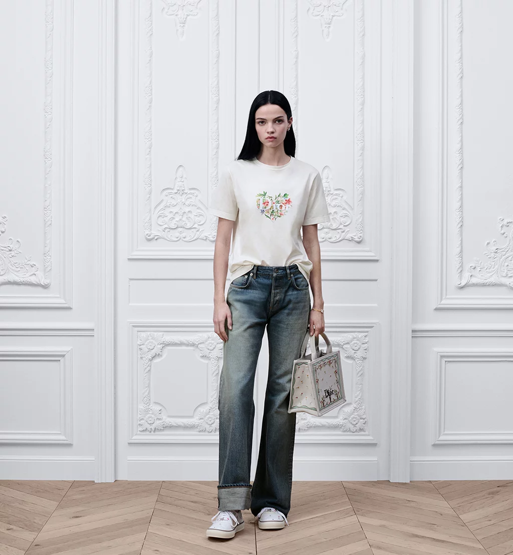 디올 슬림핏 반팔 티셔츠